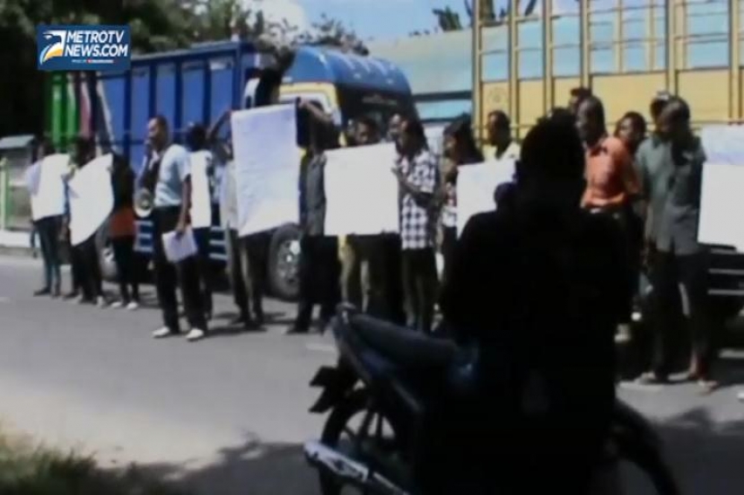 Warga Desa Tuntut Ketua Panwaslu Dipecat