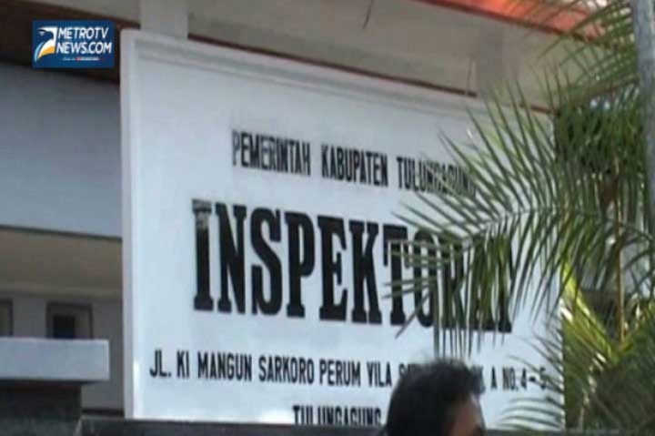 Warga Tulungagung Demo Tuntut Kaur Kesra Mundur