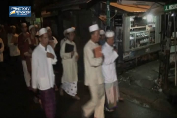 Lihat Hantu Api, Warga Gelar Ritual Tolak Bala