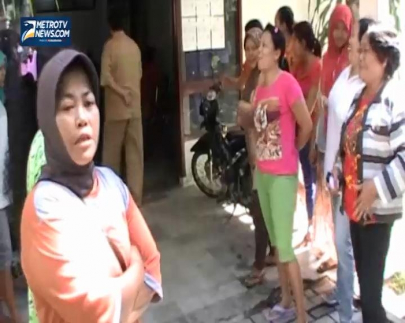 Ibu-Ibu Serbu Kantor KPU Kabupaten Langkat