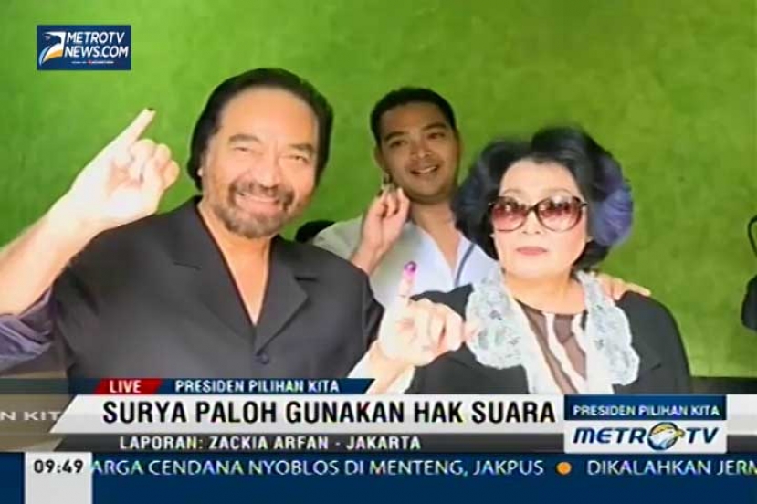 Surya Paloh Gunakan Hak Suara di TPS 02 Grogol Utara