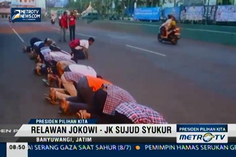 Relawan Jokowi-JK Banyuwangi Gelar Aksi Sujud Syukur