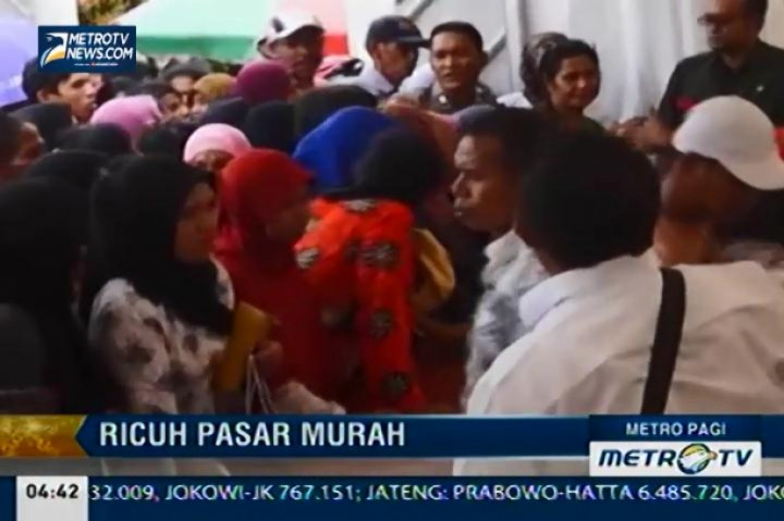 Saling Dorong Warnai Pasar Murah yang Digelar Pemprov Maluku 
