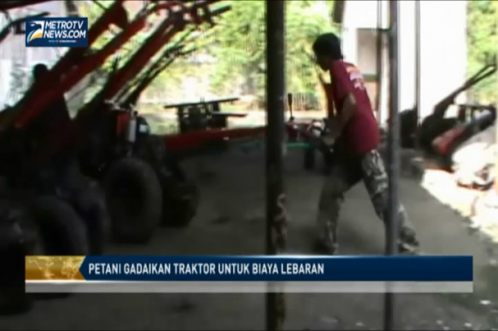 Petani Gadaikan Traktor untuk Biaya Lebaran