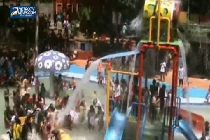 Ribuan Warga Bone Padati Wisata Air Tanjung Palle