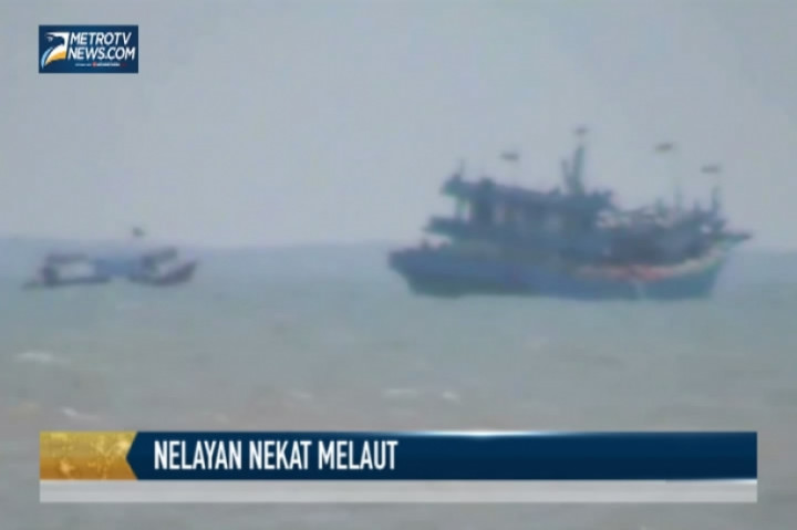 Meski Gelombang Tinggi, Nelayan Tegal Nekat Melaut