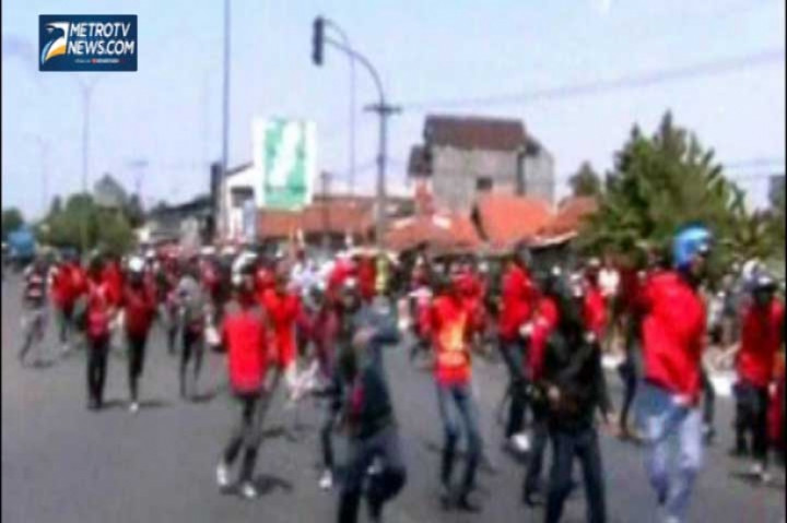 Simulasi Bentrok Polda Jawa Barat