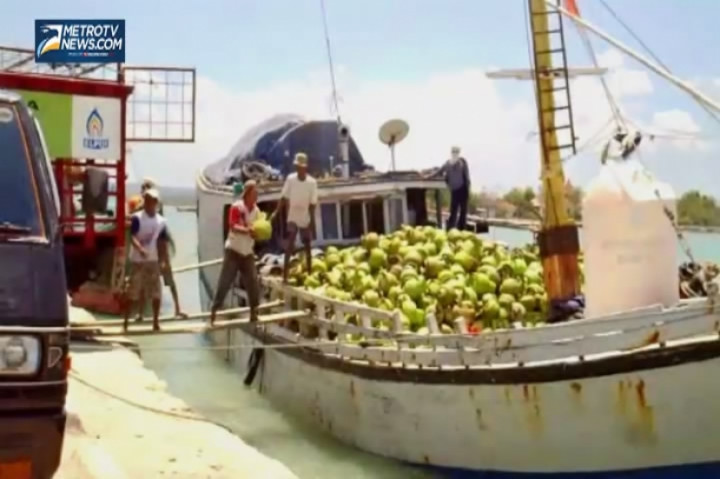Warga Pulau Kangean Borong Gas Elpiji 3 Kg