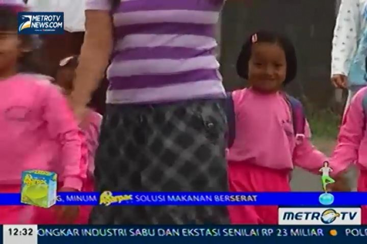 Warga Kaki Gunung Slamet Tetap Bersiaga