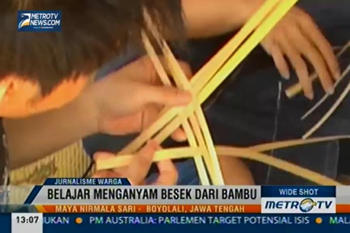 Warga Belajar Menganyam Besek dari Bambu