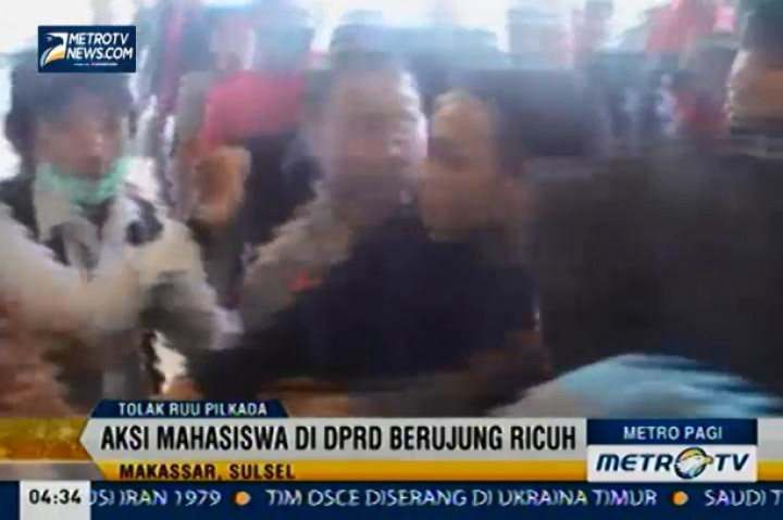 Unjuk Rasa Tolak RUU Pilkada di Gedung DPRD Sulawesi Selatan Diwarnai Kericuhan