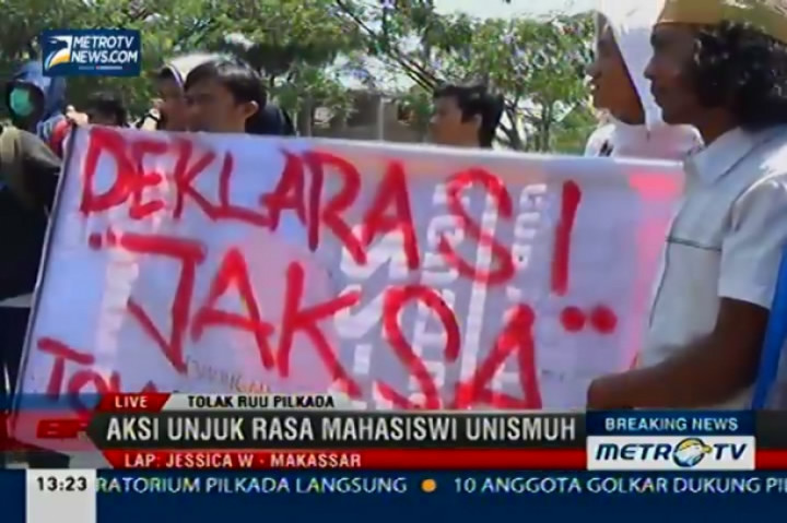 Aksi Unjuk Rasa Mahasiswa Unismuh Makassar Tolak RUU Pilkada