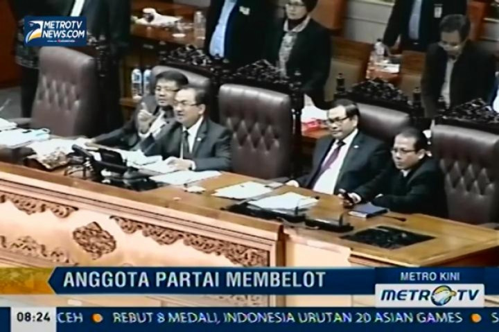 Sikap Sejumlah Anggota Fraksi Golkar dan Fraksi Demokrat  Menyita Perhatian