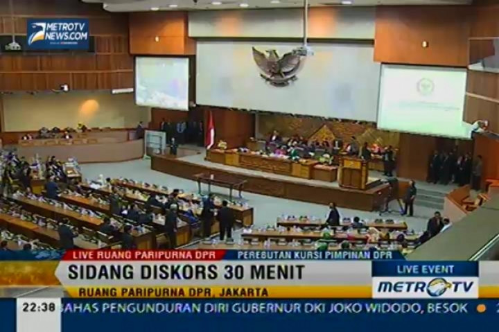 Sidang Paripurna DPR Diskors 30 Menit  