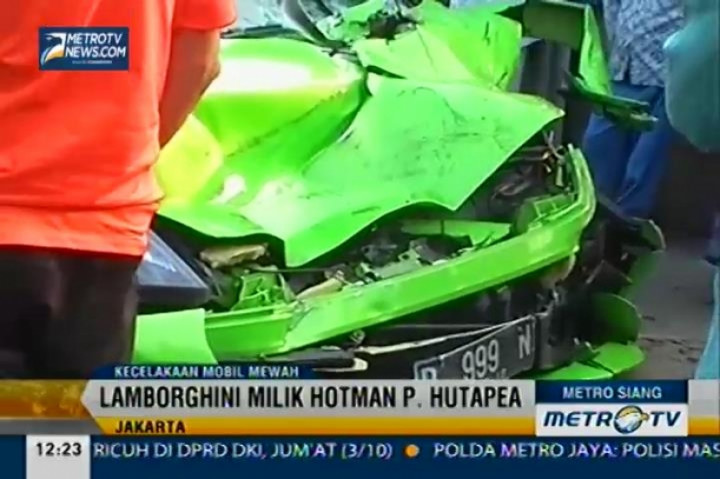Lamborghini Hotman Paris Tabrak Mobil Boks