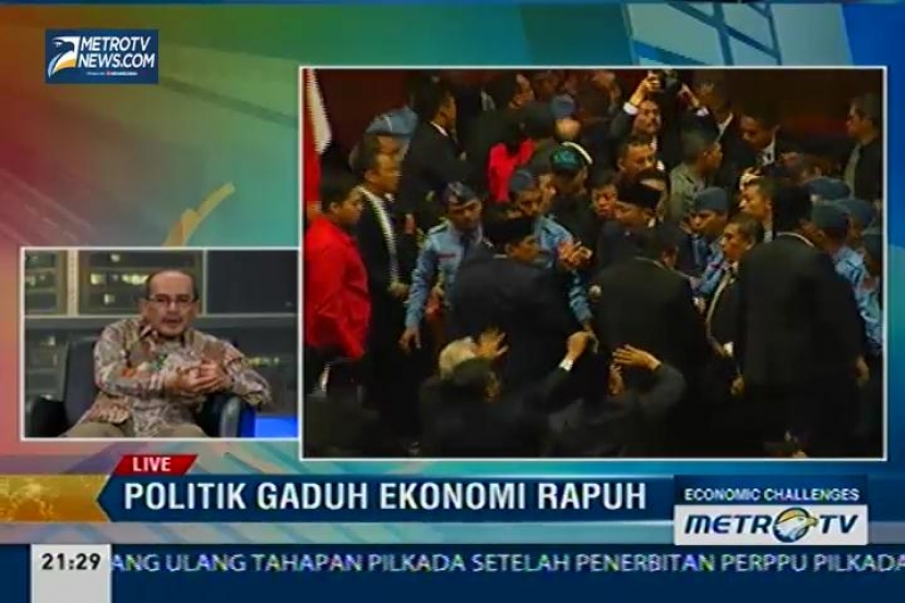 Economic Challenges: Politik Gaduh Ekonomi Rapuh (3)