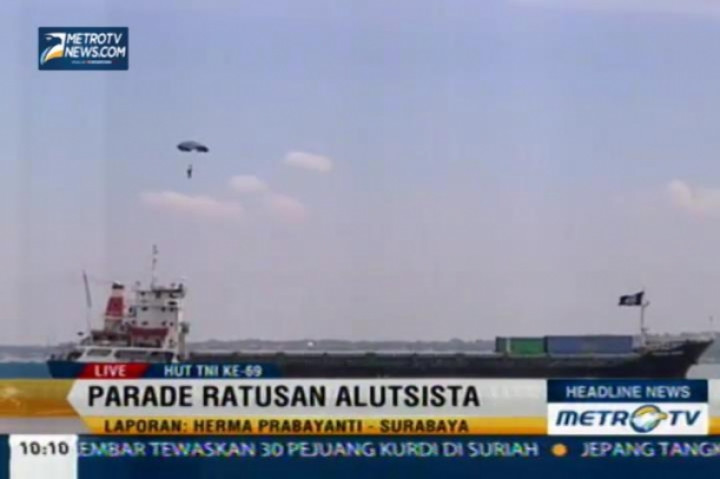 Parade Ratusan Alutsista Ramaikan Peringatan HUT ke-69  TNI 