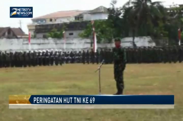Upacara Peringatan HUT TNI Diwarnai Pingsannya Peserta Upacara
