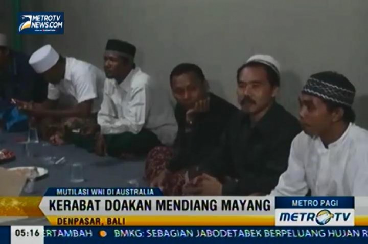 Kerabat dan Tetangga Mayang Lakukan Tahlilan 
