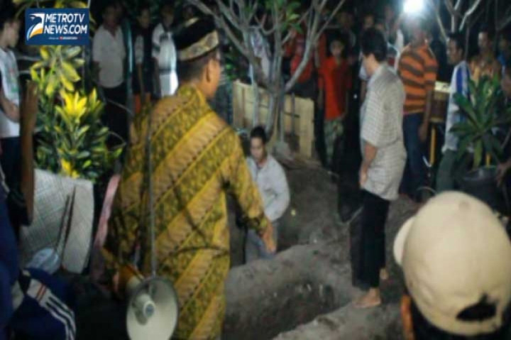 Pemakaman Jenazah Pembunuhan Satu Keluarga