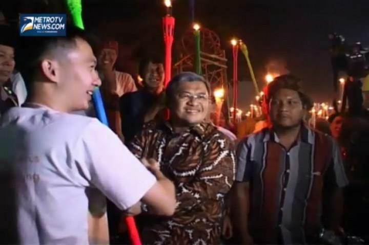 Warga Non Muslim Ikut Meriahkan Pawai Obor di Bandung