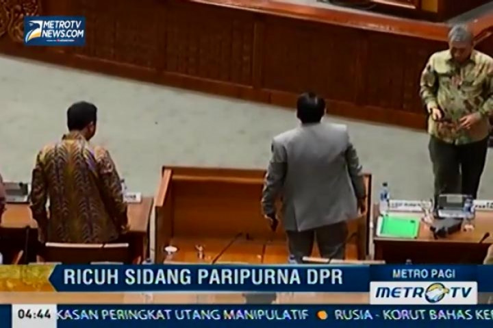 Sidang Paripurna DPR Diwarnai Kericuhan