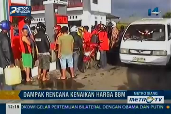 Khawatir Stok Habis, Warga Borong BBM