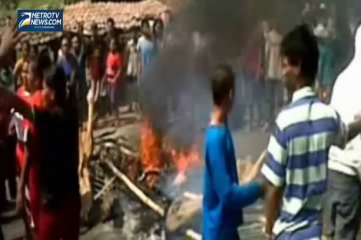 Tim Sepakbola Dicurangi, Warga Desa Blokade Jalan