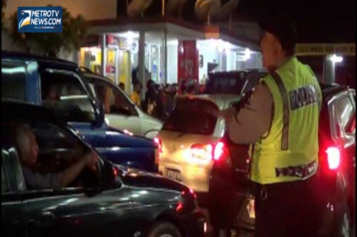 Semarang Antrian SPBU Mencapai Belasan Kilometer