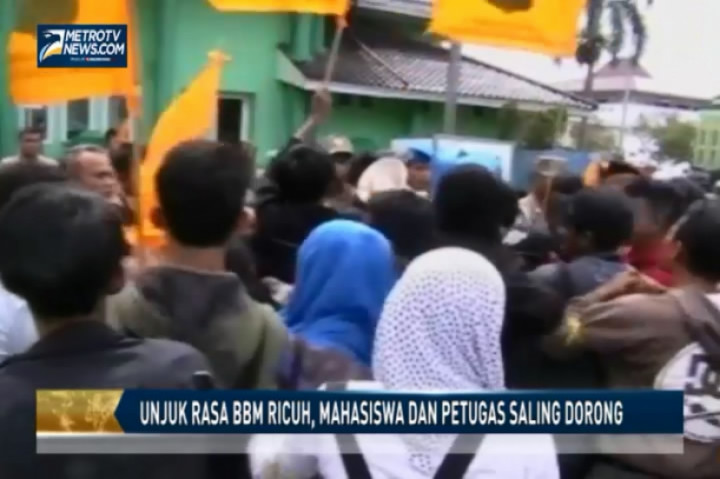 Unjuk Rasa BBM Ricuh, Mahasiswa dan Petugas Saling Dorong