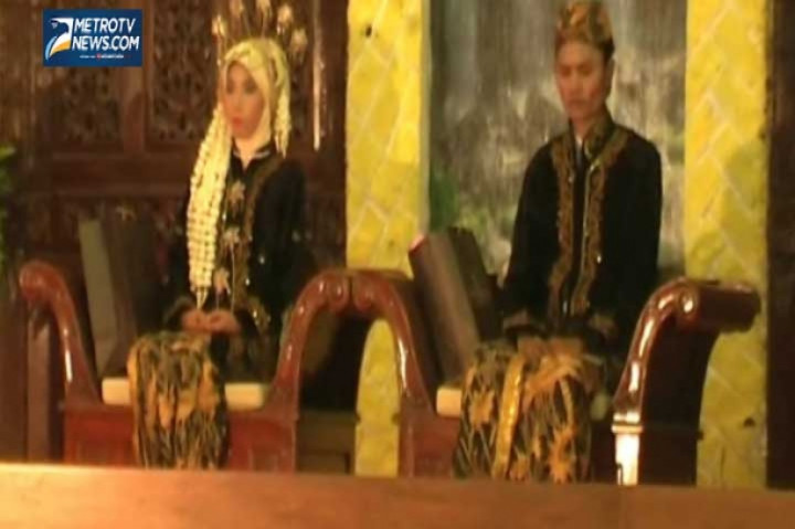 Nikah Massal 75 Pasangan Pengantin di Surabaya