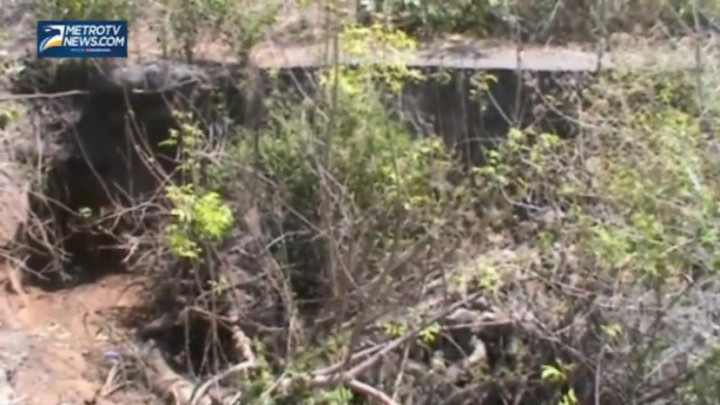 Jembatan Roboh, Akses Jalan di Lembor Selatan Terputus