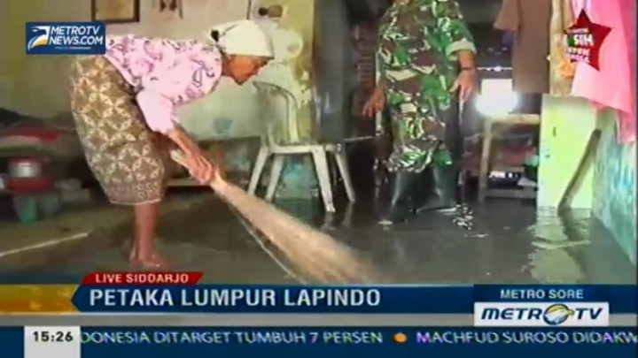 Meski Banjir Lumpur, Warga Gempolsari Tetap Pertahankan Rumahnya