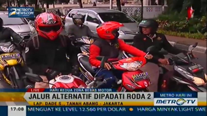 Pengendara Motor Keluhkan Keamanan dan Kantong-Kantong Parkir