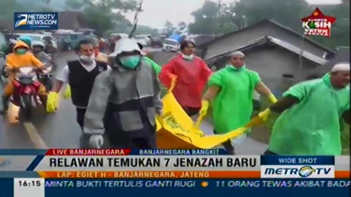Tim SAR dan Relawan Temukan 7 Jenazah Baru Korban Longsor