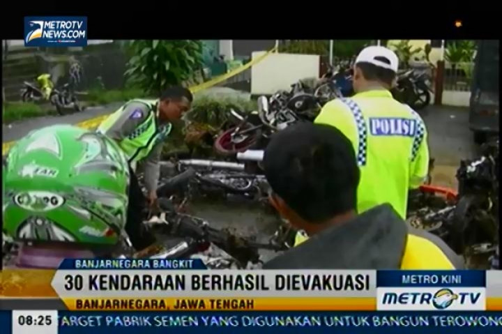 Polres Banjarnegara Data Puluhan Kendaraan Longsor Banjarnegara