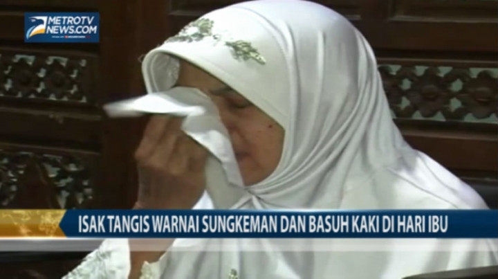 Isak Tangis Warnai Sungkeman dan Basuh Kaki di Hari Ibu