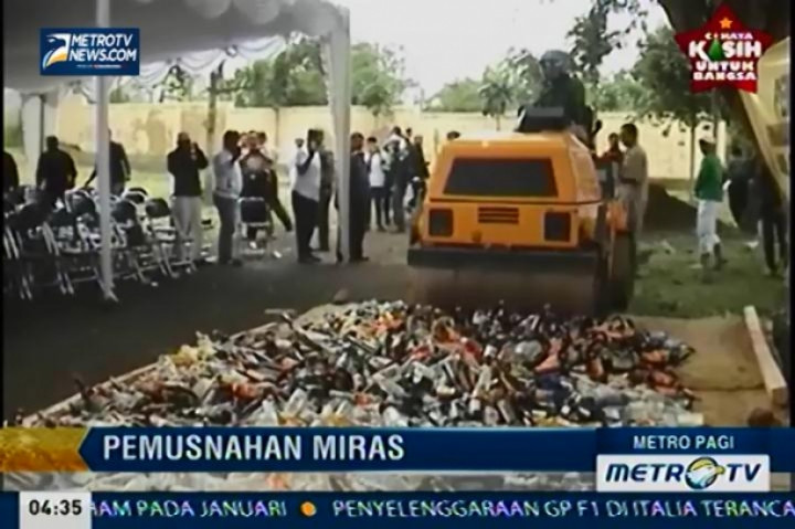 Polsek Sukabumi Musnahkan Ribuan Botol Miras