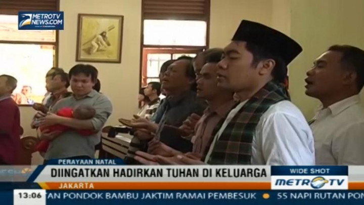Perayaan Natal Jakarta, Umat Mengenakan Baju Adat Betawi
