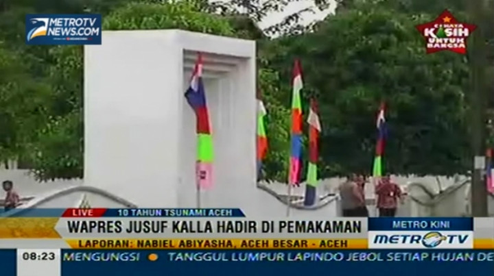 JK Berdoa dan Tabur Bunga di Pemakaman Siron