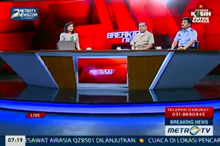 Mencari Pesawat AirAsia QZ8501 (2)