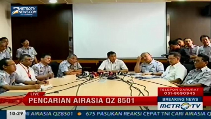 Mencari Pesawat AirAsia QZ8501 (8)