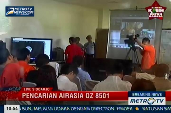 Uji Coba Teleconference di Crisis Center Bandara Juanda  