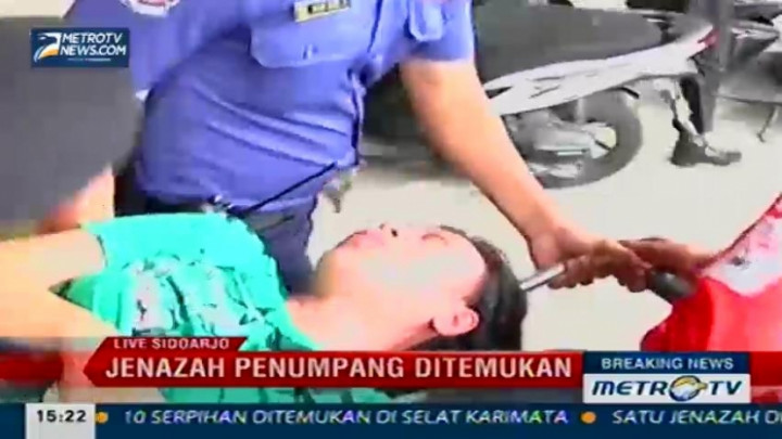 Keluarga Penumpang QZ8501 Shock dan Pingsan 