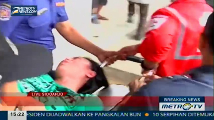 Keluarga Korban Dievakuasi ke Posko Pelayanan Kesehatan 