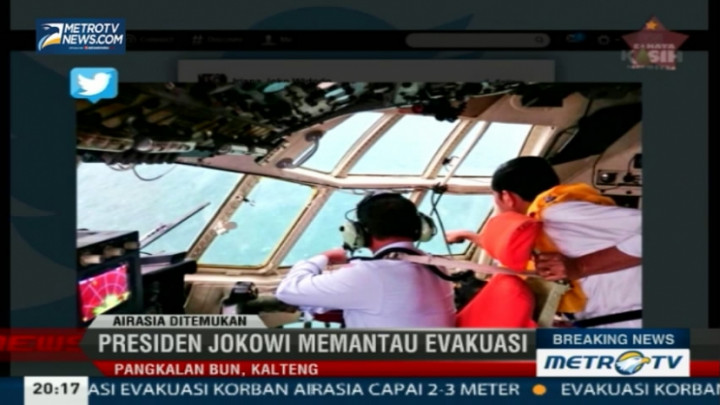 Foto Presiden Jokowi Memantau Langsung Evakuasi AirAsia QZ8501   
