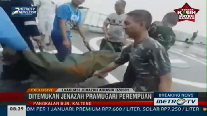 Video Detik-detik Evakuasi Jenazah Pramugari AirAsia QZ8501