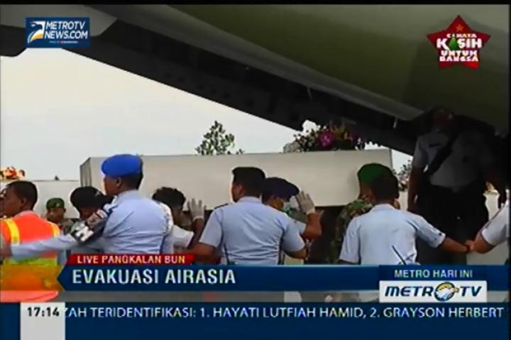 Sepuluh Jenazah Penumpang QZ8501 Diterbangkan ke Surabaya