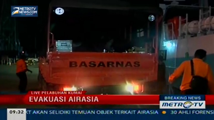 Evakuasi Penumpang AirAsia QZ8501 (10)