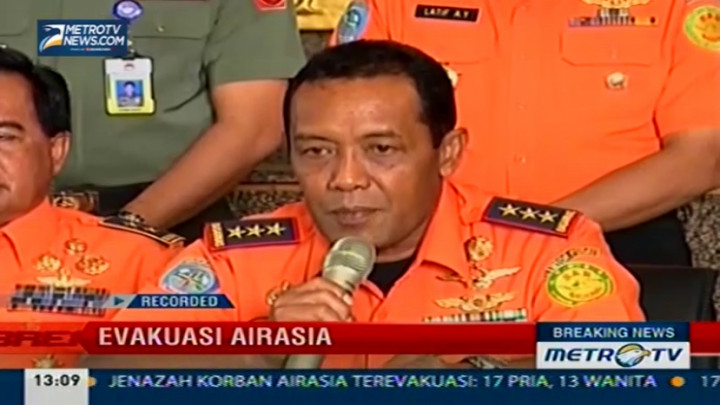 Evakuasi Penumpang AirAsia QZ8501 (23)